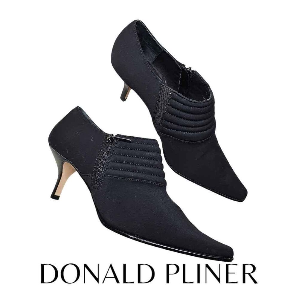 Donald Pliner EUC Black Booties 11B